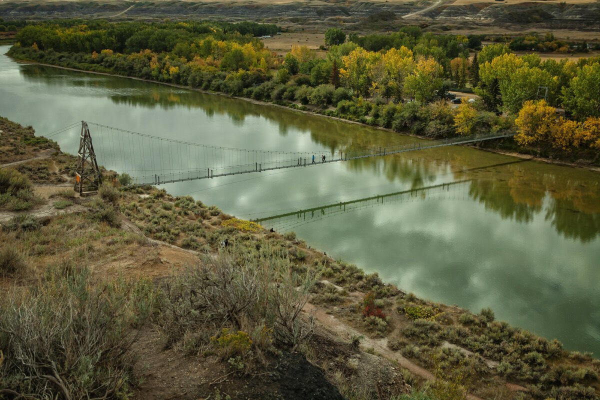 Le pont suspendu de Rosedale au-dessus de la rivière Red Deer, près de Drumheller